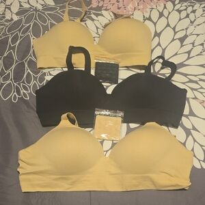 Elegant Seamless Bra Set - Black and Cream
